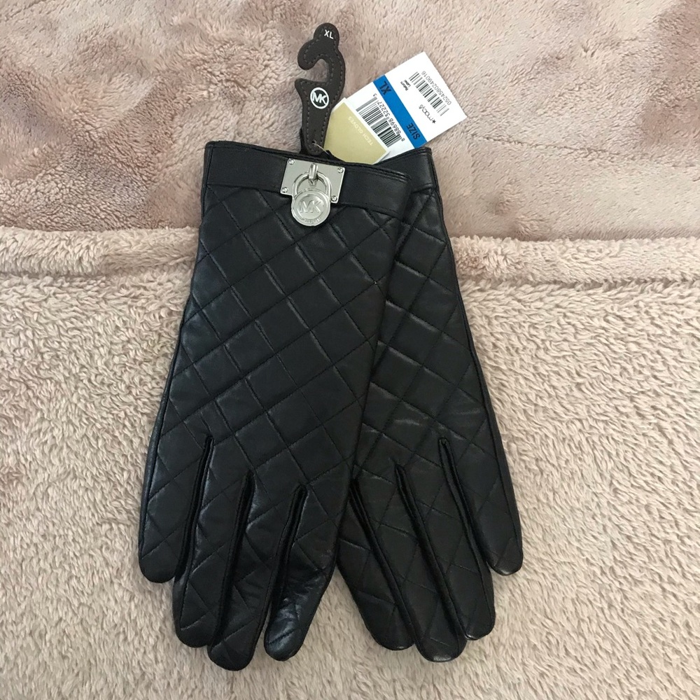Michael Kors Quilted Hamilton Lock Tech Gloves